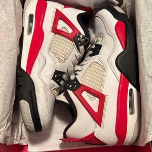 Jordan 4 size 4Y